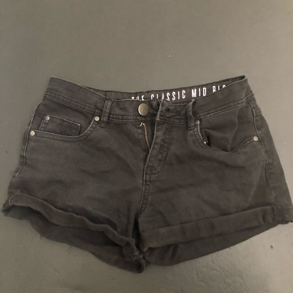 Cotton On Pants - Black denim mid-rise shorts Cotton On Pants - Black denim mid-rise shorts